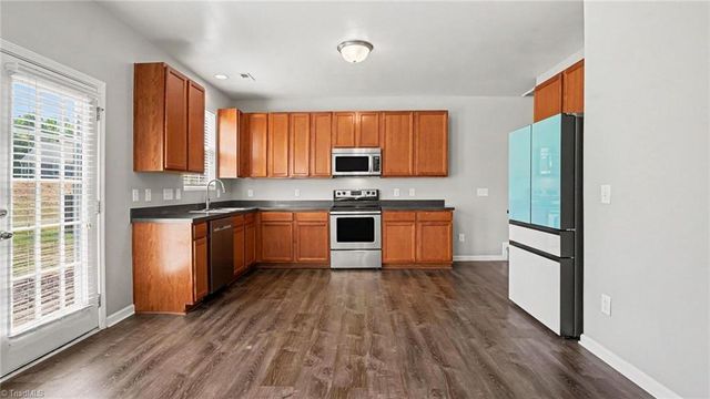 518 Macgregor Drive, Burlington, NC 27217