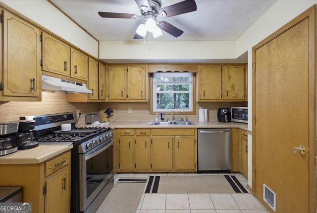 3618 Waverly Oaks Way, Snellville, GA 30039