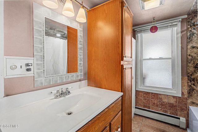 937 6th Street, Rensselaer, NY 12144