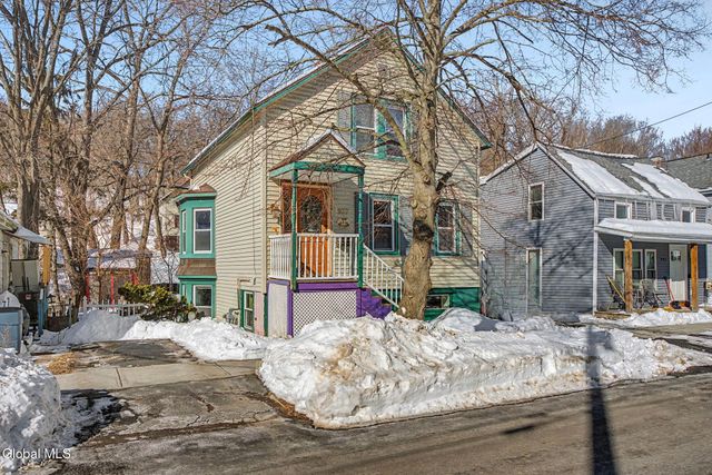 937 6th Street, Rensselaer, NY 12144