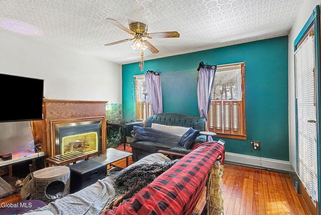 937 6th Street, Rensselaer, NY 12144