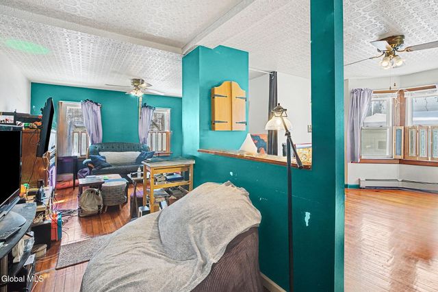 937 6th Street, Rensselaer, NY 12144