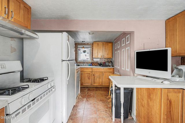 937 6th Street, Rensselaer, NY 12144