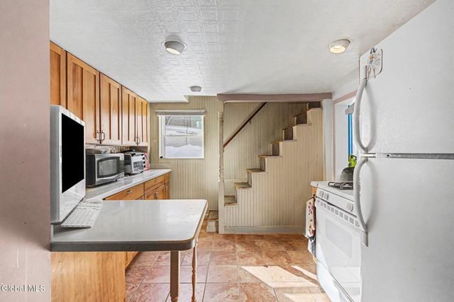 937 6th Street, Rensselaer, NY 12144