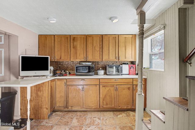 937 6th Street, Rensselaer, NY 12144