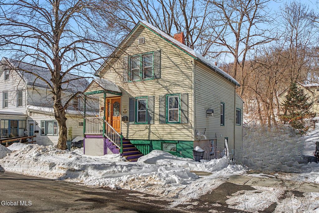 937 6th Street, Rensselaer, NY 12144