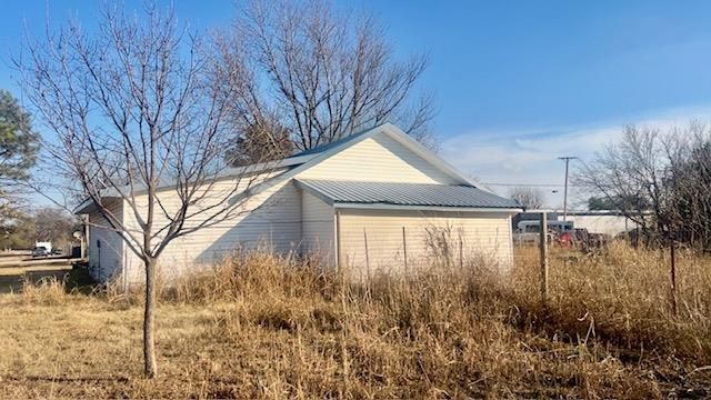 2182 N 5th Street, Chickasha, OK 73018