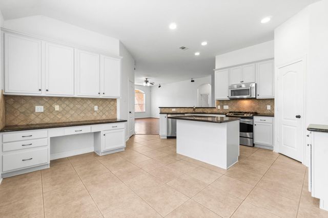 7 Fraiser Fir Place, Spring, TX 77389