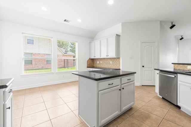 7 Fraiser Fir Place, Spring, TX 77389