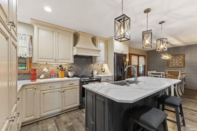 209 River Drive, Bloomfield, IN 47424