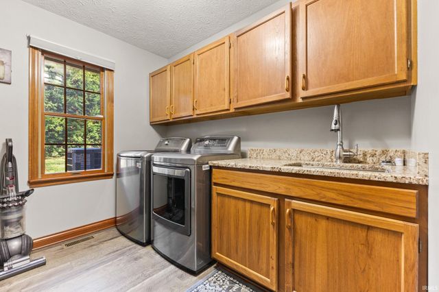 209 River Drive, Bloomfield, IN 47424