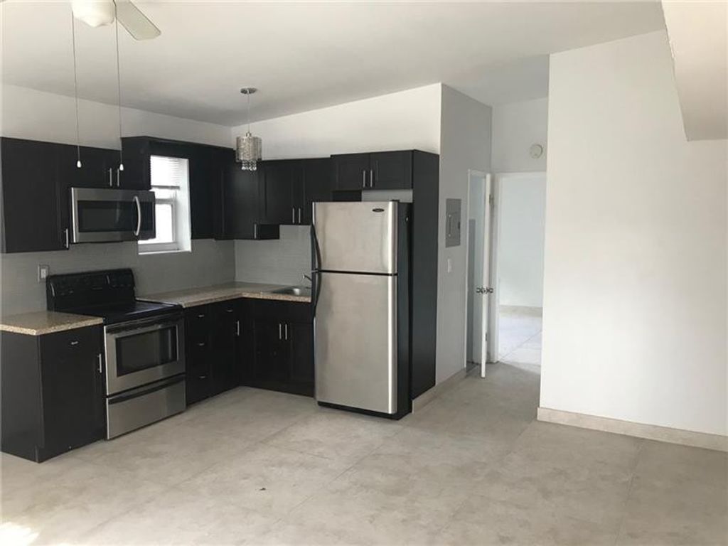 725 S 20th Avenue 1, Hollywood, FL 33020