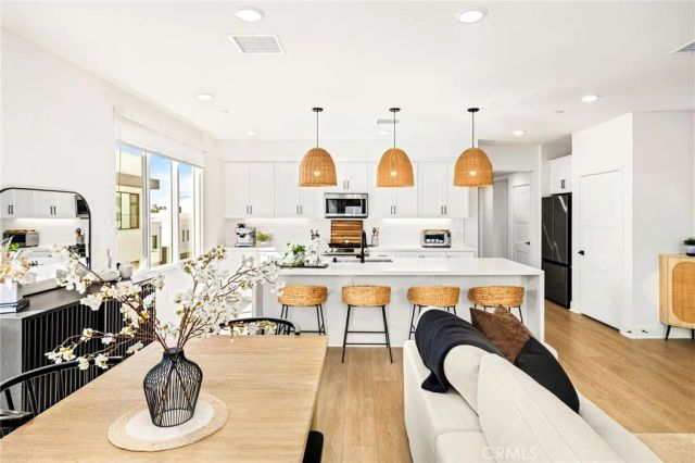 16175 Dawn Way 302, Tustin, CA 92782