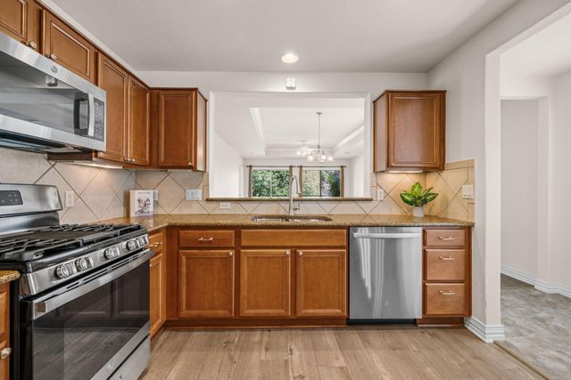 408 Sheldon Lake DR, Georgetown, TX 78633
