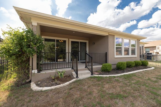 408 Sheldon Lake DR, Georgetown, TX 78633
