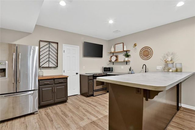 10820 S CEDAR NILES Boulevard, Olathe, KS 66061