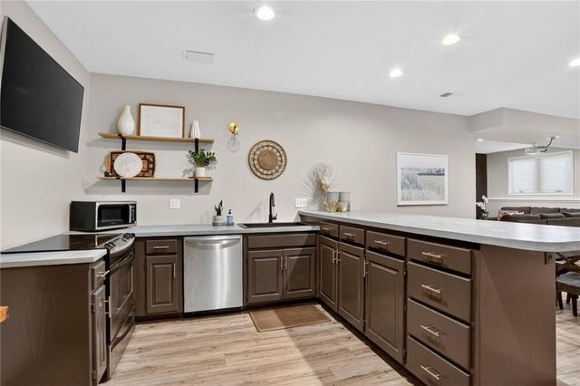 10820 S CEDAR NILES Boulevard, Olathe, KS 66061