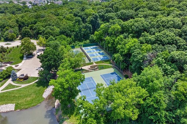 10820 S CEDAR NILES Boulevard, Olathe, KS 66061
