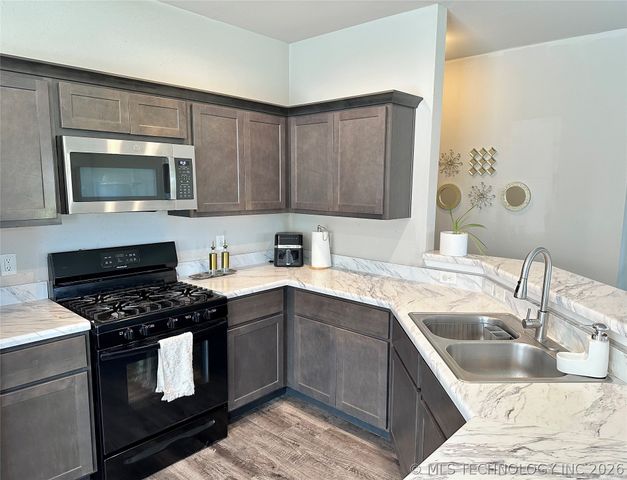 1240 E Richmond Street, Broken Arrow, OK 74012