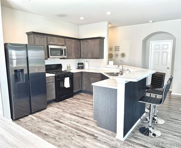 1240 E Richmond Street, Broken Arrow, OK 74012