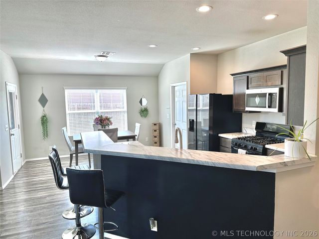 1240 E Richmond Street, Broken Arrow, OK 74012