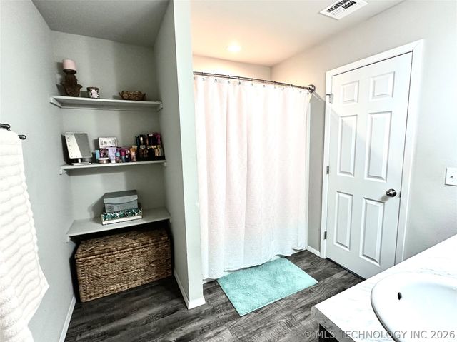 1240 E Richmond Street, Broken Arrow, OK 74012