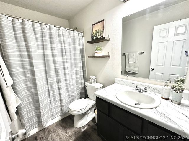 1240 E Richmond Street, Broken Arrow, OK 74012