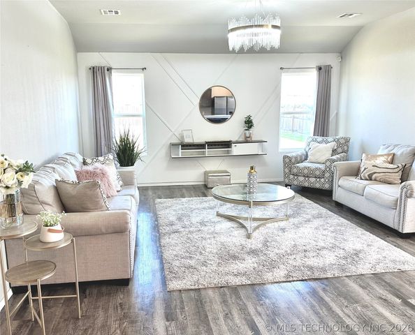 1240 E Richmond Street, Broken Arrow, OK 74012