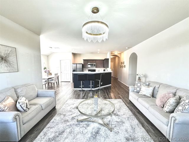 1240 E Richmond Street, Broken Arrow, OK 74012