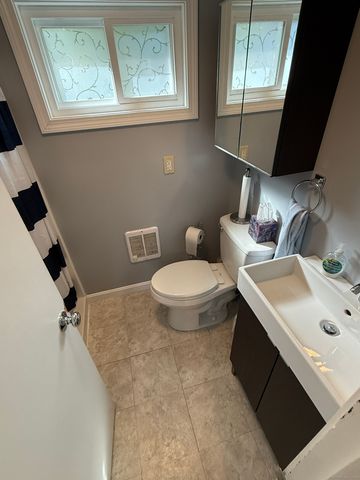 2 Reed Avenue, Waterford, CT 06385