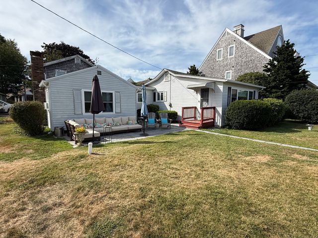 2 Reed Avenue, Waterford, CT 06385