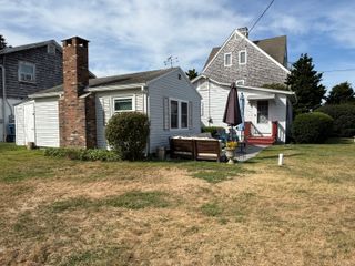 2 Reed Avenue, Waterford, CT 06385