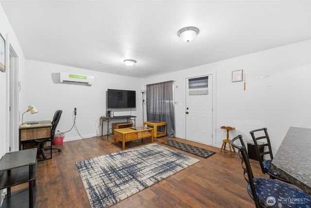 306 E 5th Avenue, Warden, WA 98857