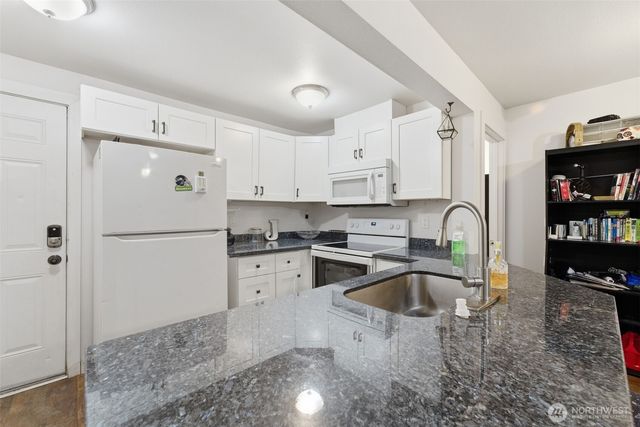 306 E 5th Avenue, Warden, WA 98857