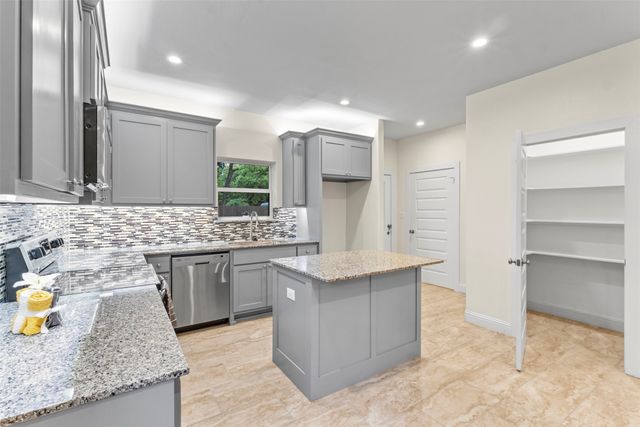 117 Pawnee Trail, Mabank, TX 75156