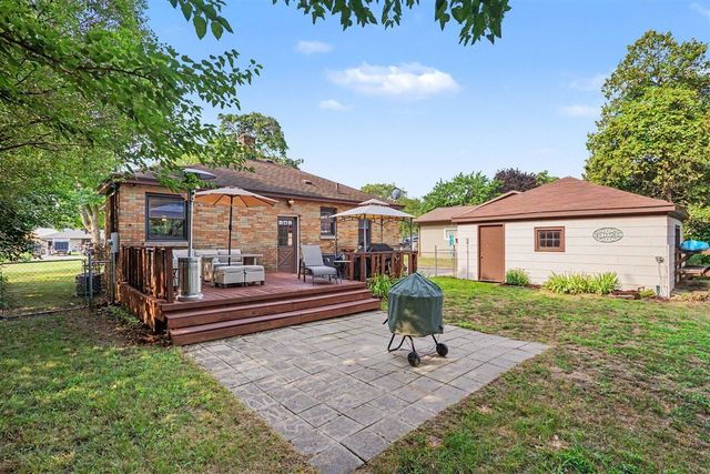912 Wendover Boulevard, Norton Shores, MI 49441