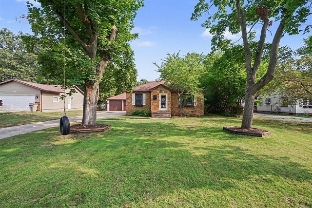 912 Wendover Boulevard, Norton Shores, MI 49441