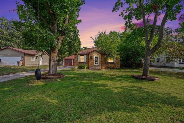 912 Wendover Boulevard, Norton Shores, MI 49441