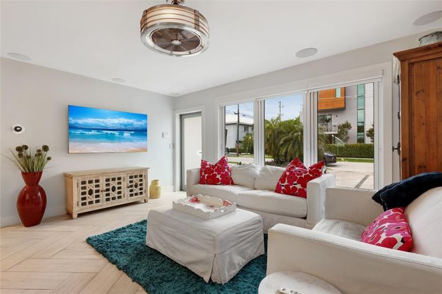 390 NE 10th Avenue, Fort Lauderdale, FL 33301