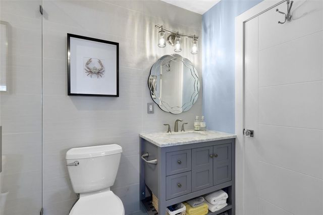 390 NE 10th Avenue, Fort Lauderdale, FL 33301