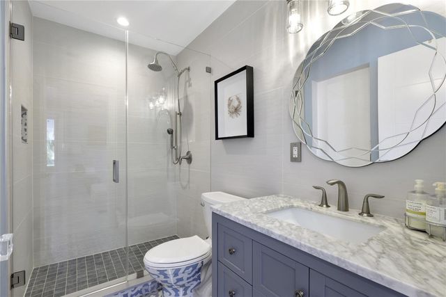 390 NE 10th Avenue, Fort Lauderdale, FL 33301