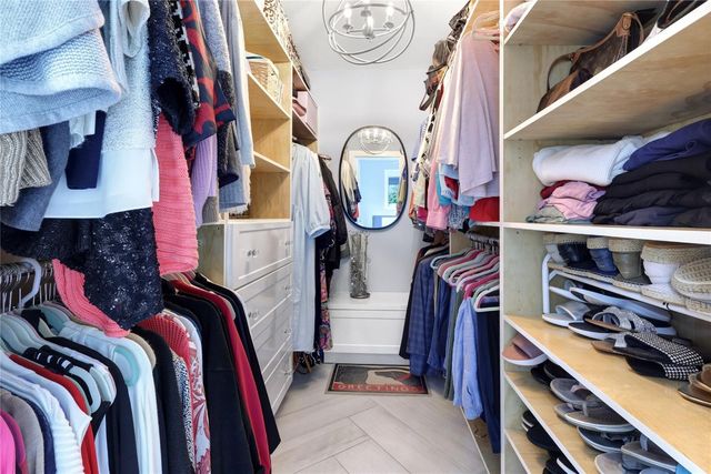 390 NE 10th Avenue, Fort Lauderdale, FL 33301