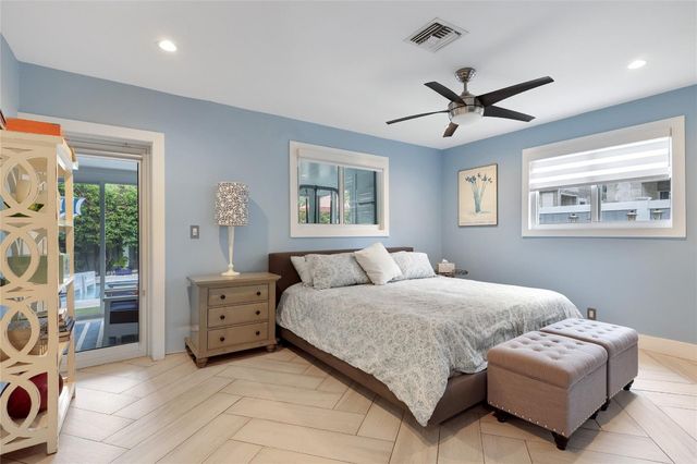 390 NE 10th Avenue, Fort Lauderdale, FL 33301