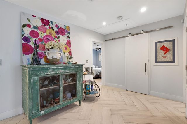 390 NE 10th Avenue, Fort Lauderdale, FL 33301