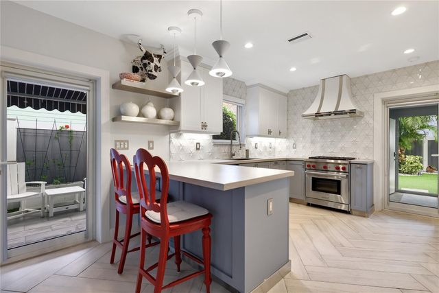 390 NE 10th Avenue, Fort Lauderdale, FL 33301