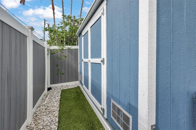 390 NE 10th Avenue, Fort Lauderdale, FL 33301