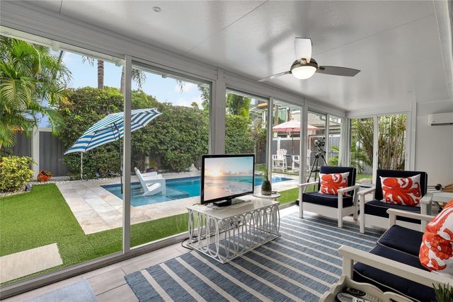 390 NE 10th Avenue, Fort Lauderdale, FL 33301