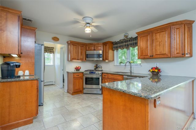 11 Rakentine Lane, Garnerville, NY 10923