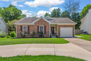 2282 Ermine Dr, Clarksville, TN 37043
