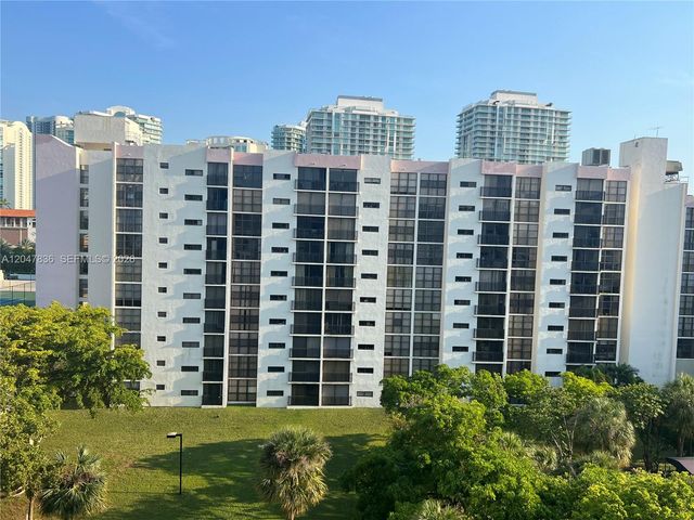 17011 N Bay Rd 816, Sunny Isles Beach, FL 33160
